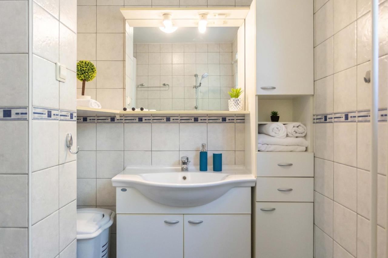 זאגרב Bright 2Bdr Apartment With A Balcony מראה חיצוני תמונה