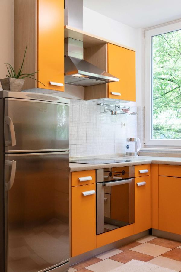 זאגרב Bright 2Bdr Apartment With A Balcony מראה חיצוני תמונה