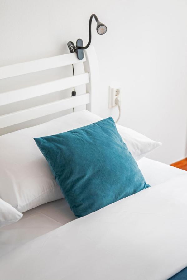 זאגרב Bright 2Bdr Apartment With A Balcony מראה חיצוני תמונה