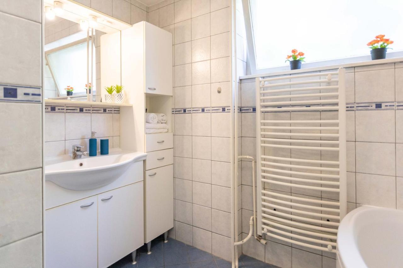 זאגרב Bright 2Bdr Apartment With A Balcony מראה חיצוני תמונה